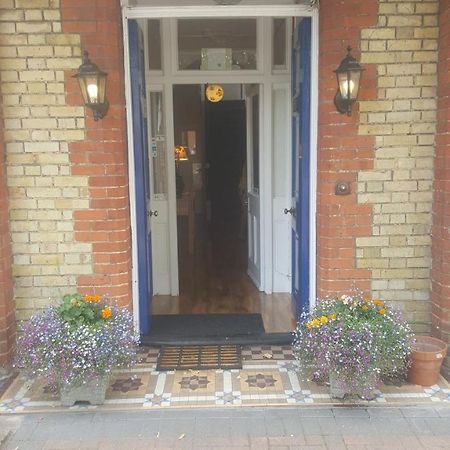 The Silverdale . Farnborough  Ngoại thất bức ảnh