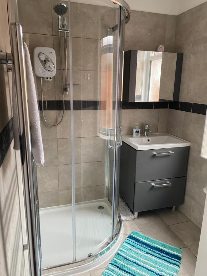 The Silverdale . Farnborough  Ngoại thất bức ảnh