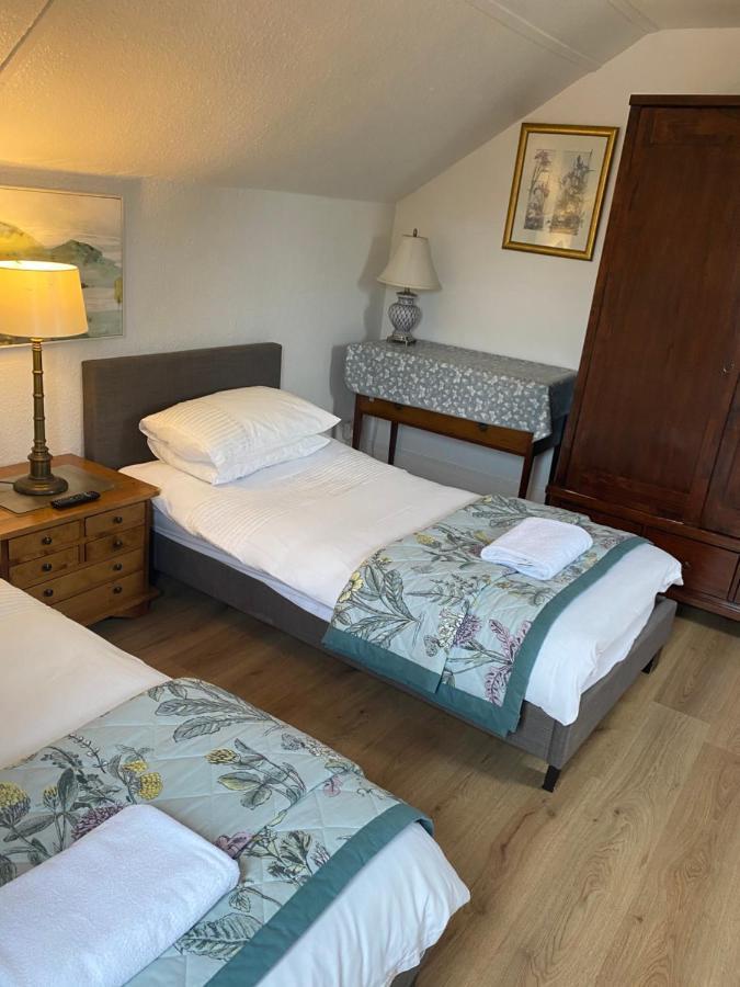 The Silverdale . Farnborough  Ngoại thất bức ảnh