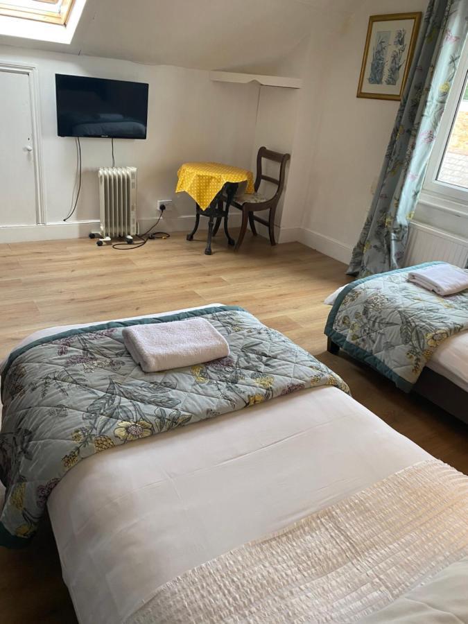 The Silverdale . Farnborough  Ngoại thất bức ảnh