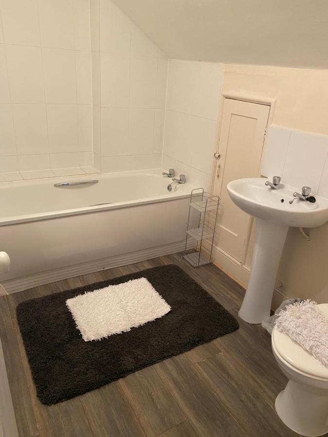 The Silverdale . Farnborough  Ngoại thất bức ảnh
