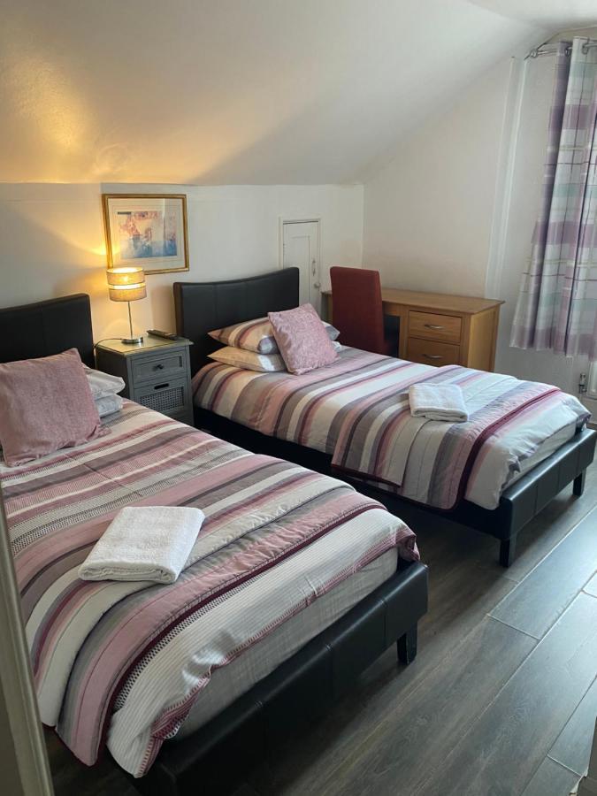 The Silverdale . Farnborough  Ngoại thất bức ảnh