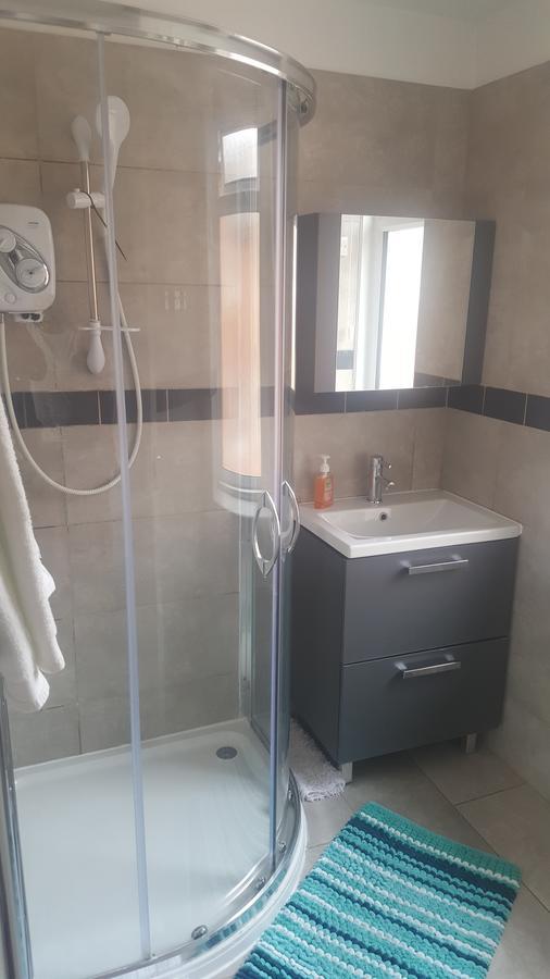 The Silverdale . Farnborough  Ngoại thất bức ảnh
